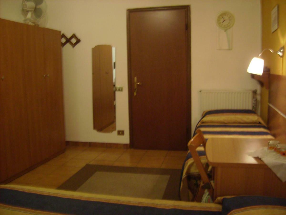 B&B Vaticanrooms Rome Exterior photo